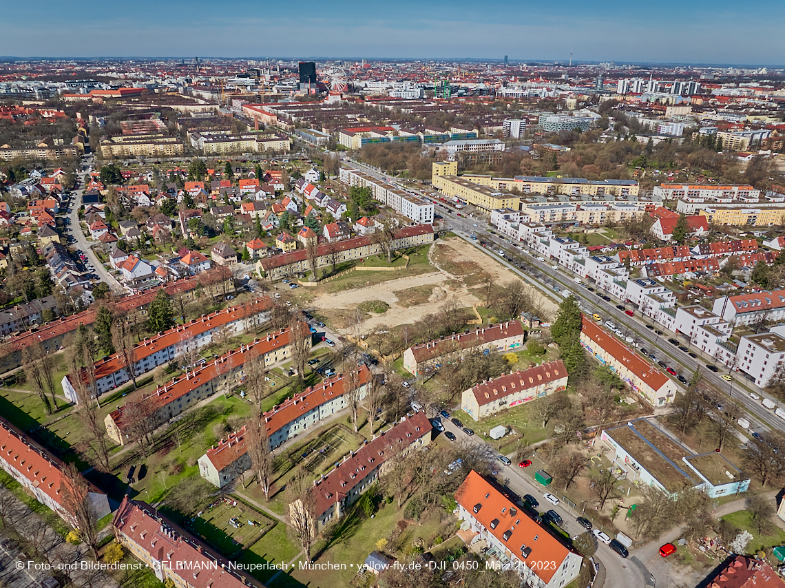 21.03.2023 - Luftbilder von der Baustelle Maikäfersiedlung in Berg am Laim
